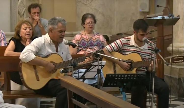 El obispo de San Luis autoriza el uso de diversos instrumentos musicales en la liturgia El obispo de San Luis autoriza el uso de diversos instrumentos musicales en la liturgia