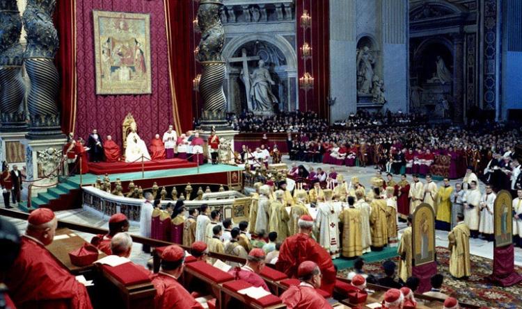 El padre Galli invita a reflexionar sobre los 60 años del Concilio Vaticano II