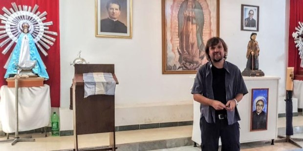El padre Pepe Di Paola deja la comunidad parroquial de San Juan Bosco
