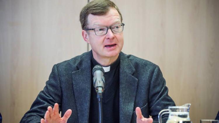 El padre Zollner deja la Comisión vaticana para la Protección de Menores
