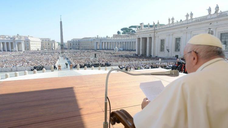 El Papa a Comunión y Liberación: "Me da miedo el mundo cada vez más violento y guerrero"