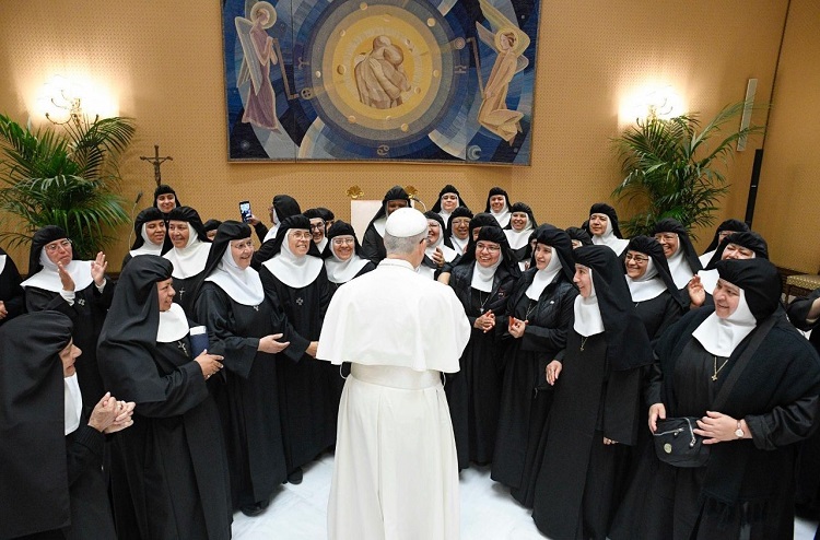 El Papa a las religiosas agustinas: lo que importa es el corazón y el amor El Papa a las religiosas agustinas: lo que importa es el corazón y el amor