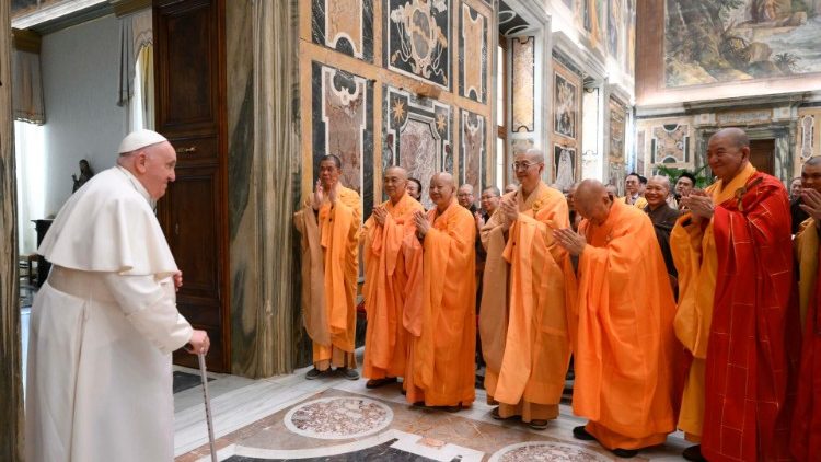 El Papa, a una asociación budista: 'Las religiones son cruciales en el fomento de la fraternidad'