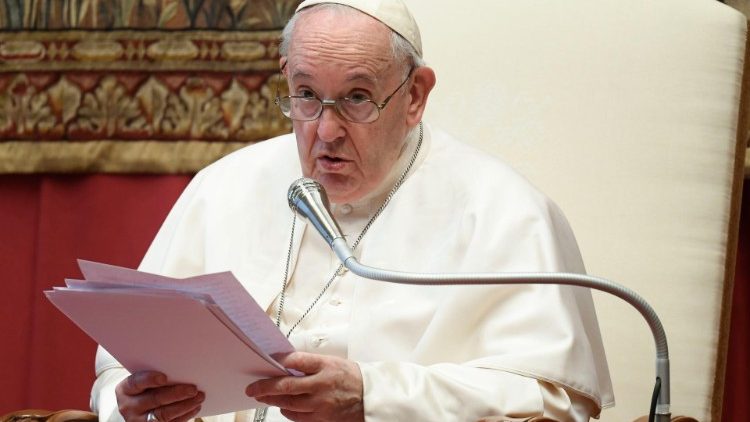 El Papa, a los diplomáticos: "Detengan ya el conflicto sin sentido en Ucrania"