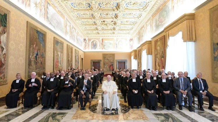 El Papa a los Hermanos Lasallanos: "el mundo vive una emergencia educativa"