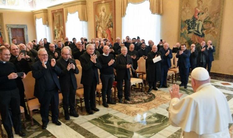 El Papa a los sacerdotes misioneros seculares: 'estar en el mundo, para el mundo'