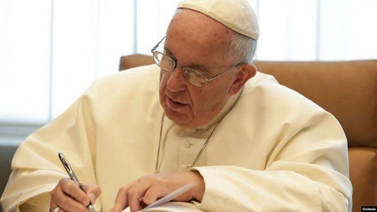 El Papa aclaró en una carta sus comentarios sobre homosexualidad y pecado