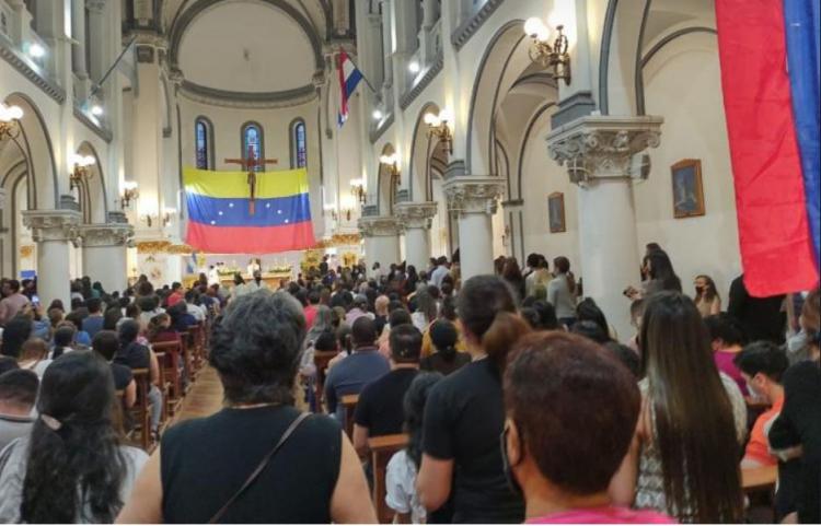 El Papa agradece a migrantes venezolanos por "enriquecer a la Iglesia" en la Argentina