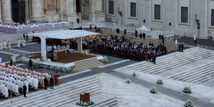 El Papa, al inicio del Sínodo: 'Lugar de comunidad y armonía'