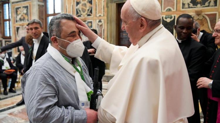 El Papa: aprendamos a mirar el mundo con la mirada tierna de Dios