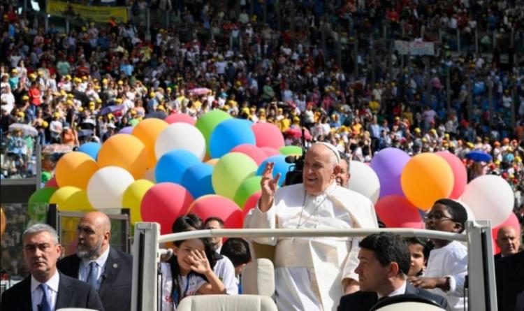 I Jornada Mundial del Niño: El Papa celebró la paz con miles de niños reunidos en Roma