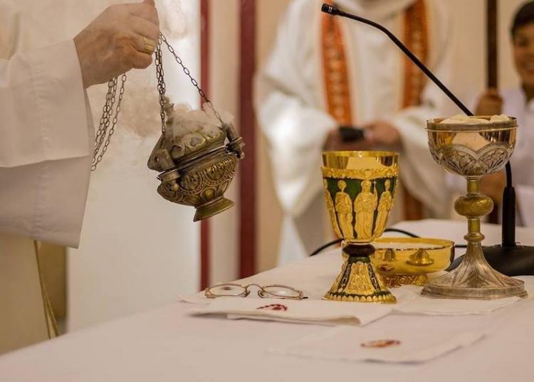 El Papa pide evitar 'pompas y protagonismos' en la liturgia