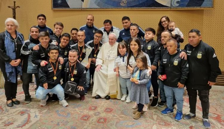 El Papa destacó el "coraje" de la Selección Argentina de talla baja