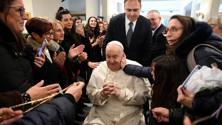 Para Francisco, el trabajo de los obstetras y ginecólogos es 'un himno a la vida'