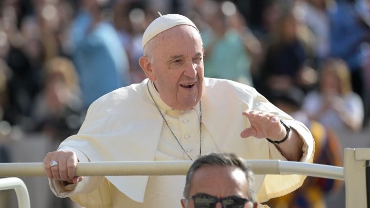 El Papa: En la oración nos dirigirnos al Señor con sencillez y familiaridad