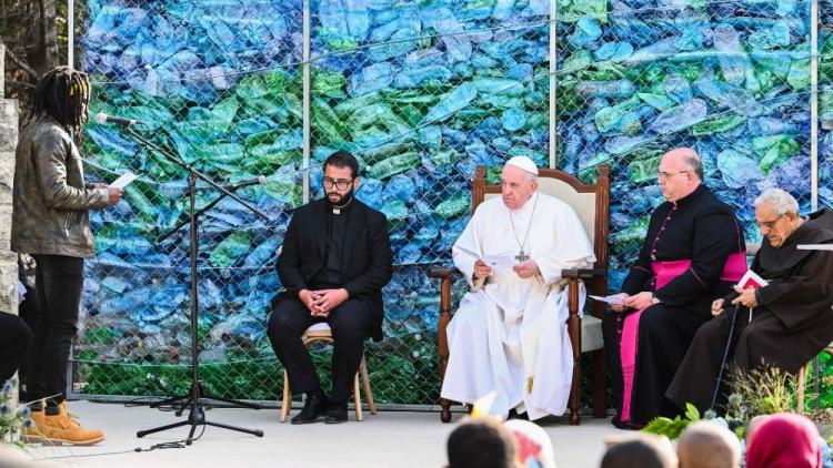 Desde Malta, el Papa exhortó al mundo a mirar a los migrantes como hermanos