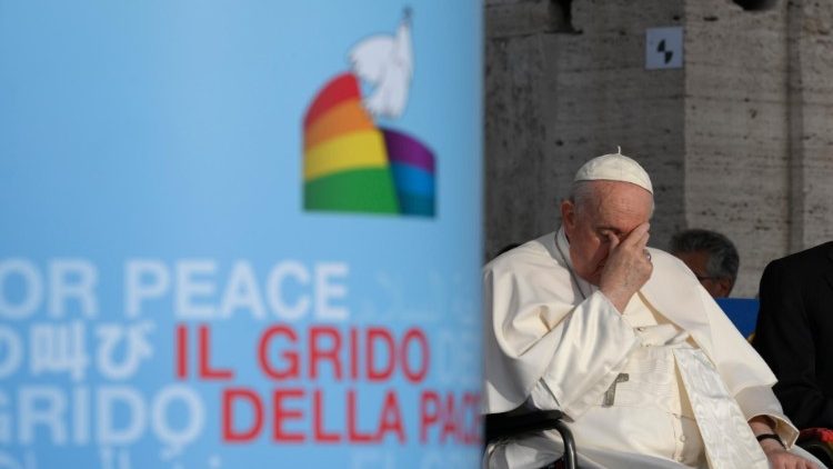 El Papa Francisco animó a persistir en la búsqueda de la paz