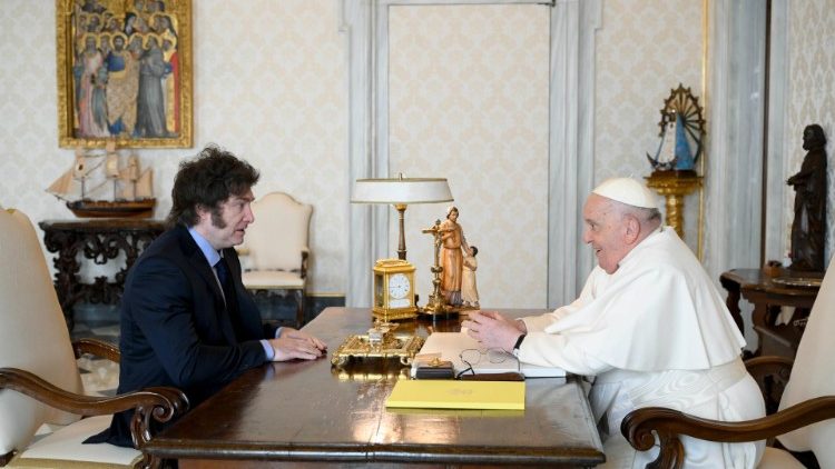 El Papa recibió en el Vaticano al presidente Javier Milei