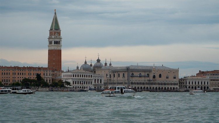 El Papa Francisco visitará la Bienal de Arte de Venecia en abril