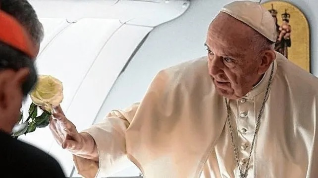El Papa invitó a rezar por su viaje a África, un continente agotado por los conflictos