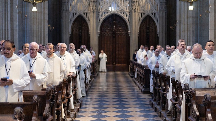 El Papa invitó a los dominicos a 'escuchar atentamente al Espíritu Santo' El Papa invitó a los dominicos a 'escuchar atentamente al Espíritu Santo'