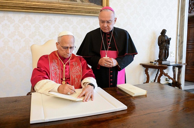El Papa León XIV firmó su primera exhortación apostólica El Papa León XIV firmó su primera exhortación apostólica