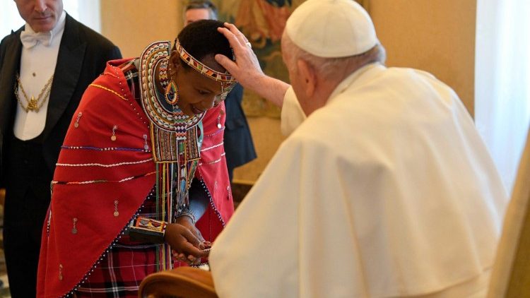El Papa llama a escuchar más a las poblaciones nativas
