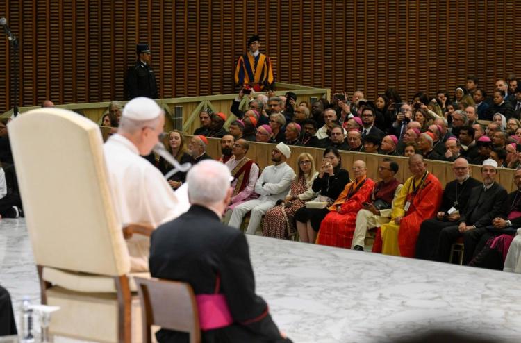 El Papa a los líderes religiosos: comprometerse contra toda forma de violencia El Papa a los líderes religiosos: comprometerse contra toda forma de violencia