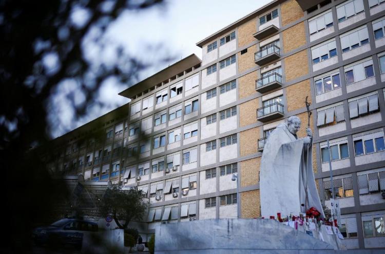 El Papa pasó otra noche de descanso en el Hospital Gemelli