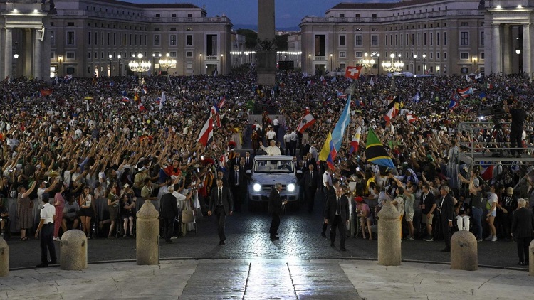 El Papa pide a los jóvenes ser 'signos de esperanza' e invocar la paz en el mundo El Papa pide a los jóvenes ser 'signos de esperanza' e invocar la paz en el mundo