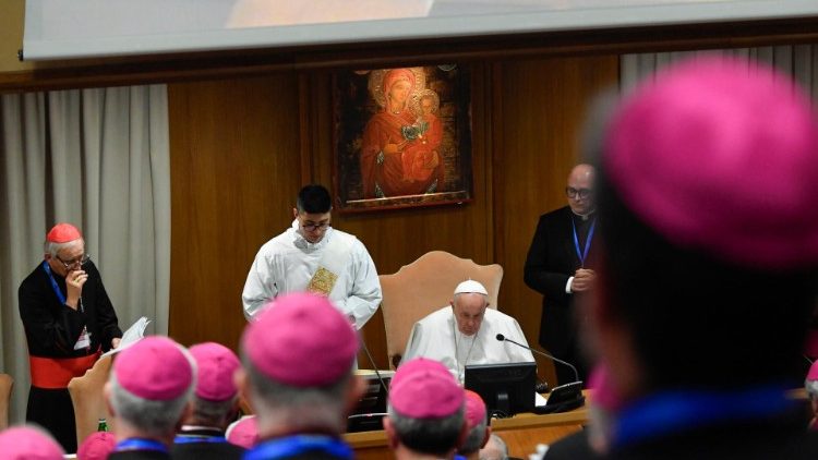 El Papa pide disculpas y rechaza intención de 'ofender en términos homofóbicos'