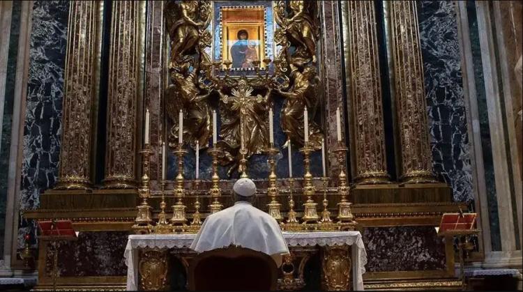 El Papa presidirá el Rosario por la Paz desde Santa María La Mayor