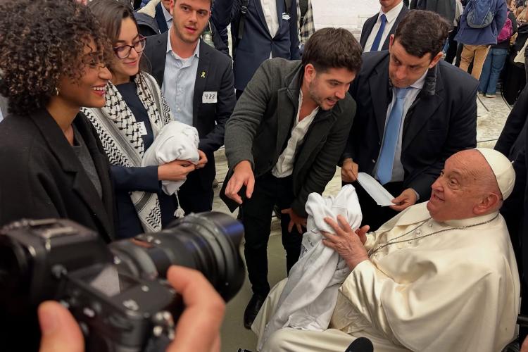 El Papa recibe a jóvenes israelíes y palestinos en un histórico encuentro