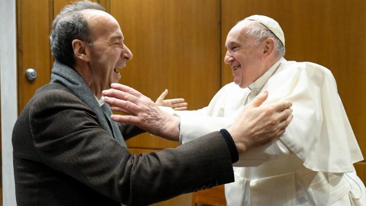 El Papa recibió a Roberto Benigni antes del estreno de su producción sobre san Francisco