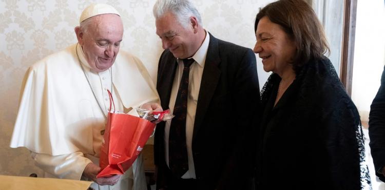 El Papa recibió al hijo del coronel Larrabure víctima del terrorismo