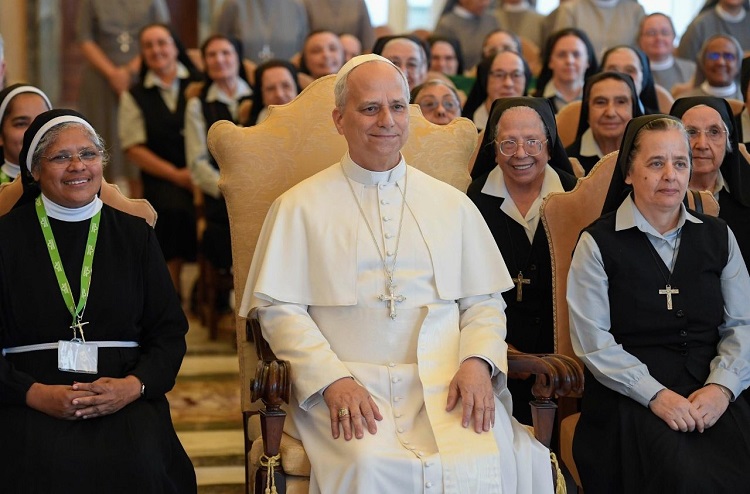 El Papa recuerda a las religiosas el papel irreemplazable de la familia El Papa recuerda a las religiosas el papel irreemplazable de la familia