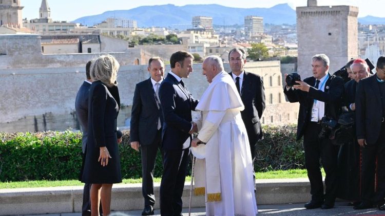 El Papa se reunió con el presidente francés Emmanuel Macron