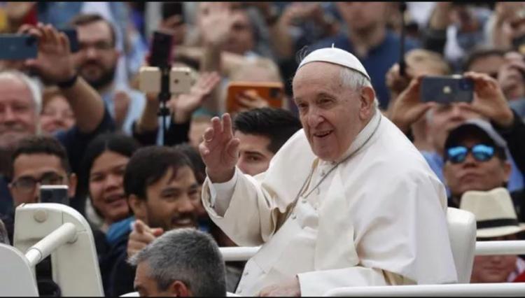 El Papa reiteró su disponibilidad para mediar por la paz en Ucrania