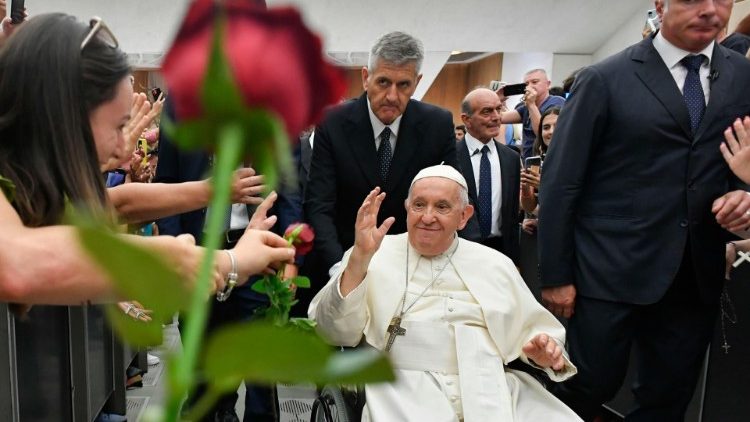 El Papa: 'Un cristiano hace el bien, pero soporta el mal'