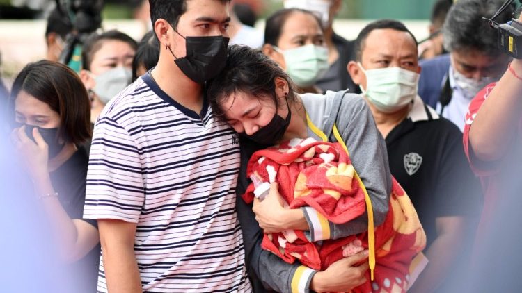 El Papa y la masacre en Tailandia: Horrible ataque contra inocentes