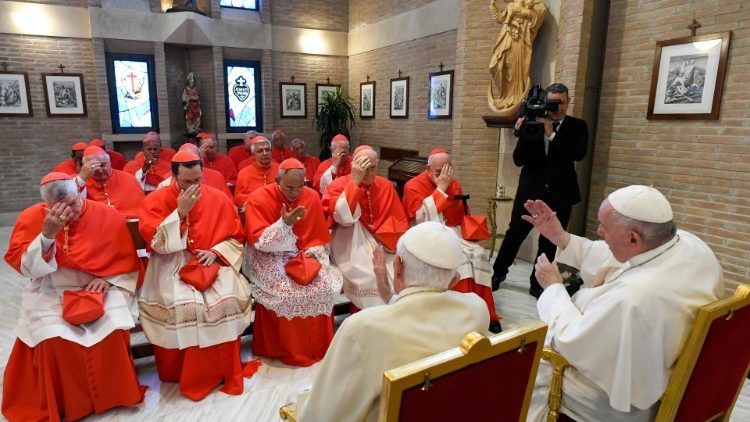 El Papa y los nuevos cardenales visitaron a Benedicto XVI