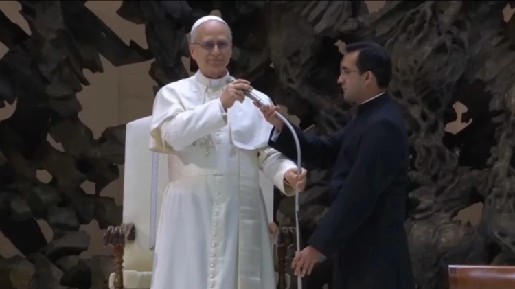 El Papa ya tiene secretario: un sacerdote peruano de 36 años El Papa ya tiene secretario: un sacerdote peruano de 36 años