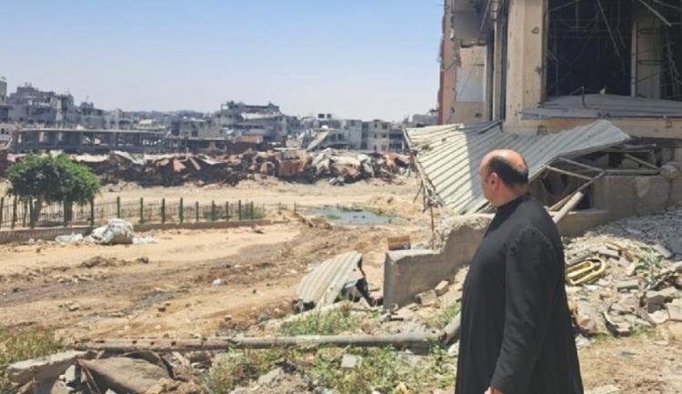 El párroco de Gaza: 'bombardeos por todas partes y nada de ayuda humanitaria' El párroco de Gaza: 'bombardeos por todas partes y nada de ayuda humanitaria'