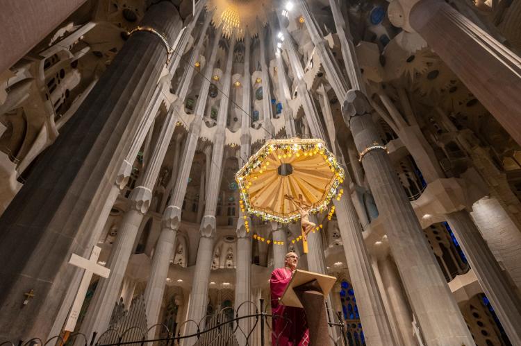 El patriarca latino de Jerusalén rezó en Barcelona por la paz en Tierra Santa
