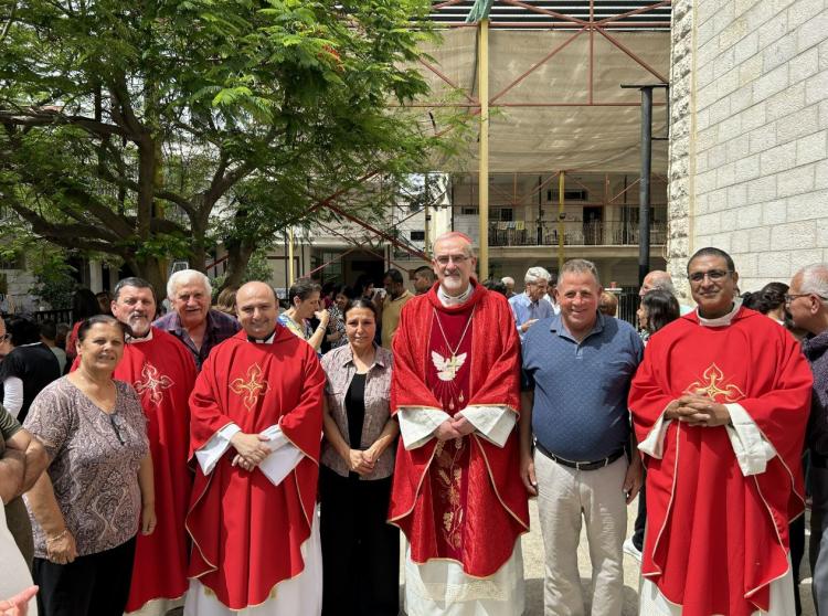 El patriarca Pizzaballa celebró Pentecostés en la parroquia de Gaza