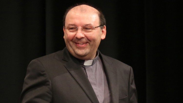 El salesiano Mauro Mantovani es el nuevo prefecto de la Biblioteca Apostólica