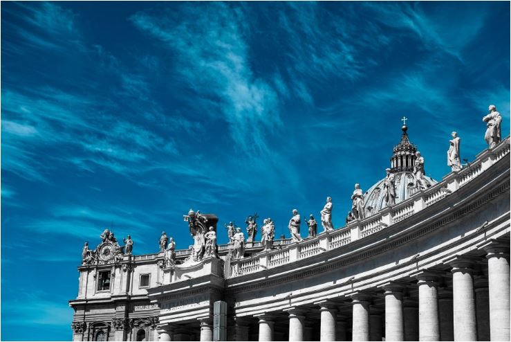 El Santo Padre crea la Institución "Domus Vaticanae"