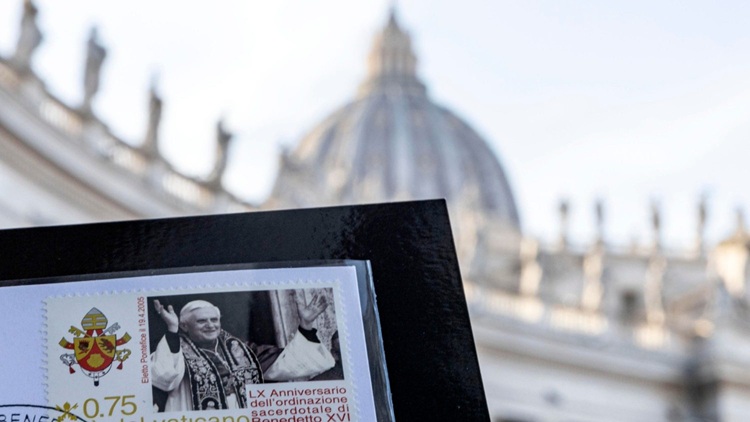 El Vaticano inaugura una tienda en línea de sellos y monedas El Vaticano inaugura una tienda en línea de sellos y monedas