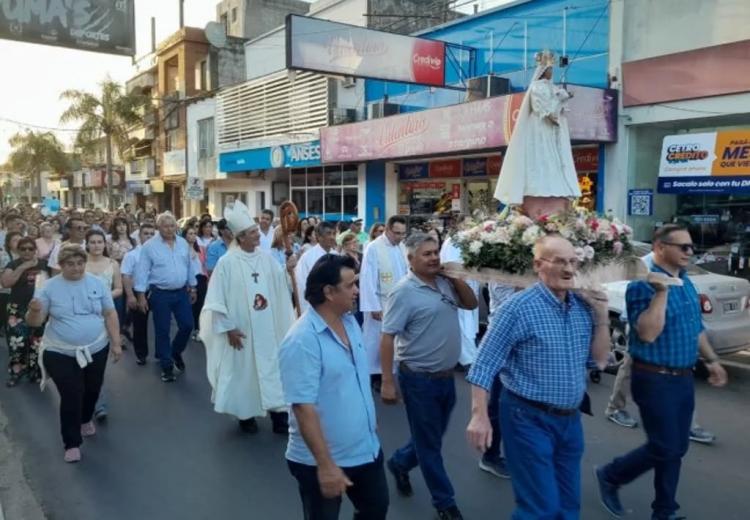 En el día de la Virgen del Pilar, Mons. Canecin acompañó a la feligresía de Curuzú Cuatiá En el día de la Virgen del Pilar, Mons. Canecin acompañó a la feligresía de Curuzú Cuatiá