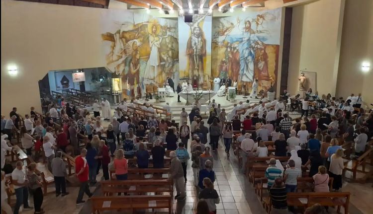 Mons. Buenanueva en la misa crismal: 'Nuestra vida se juega en hacer su Voluntad'